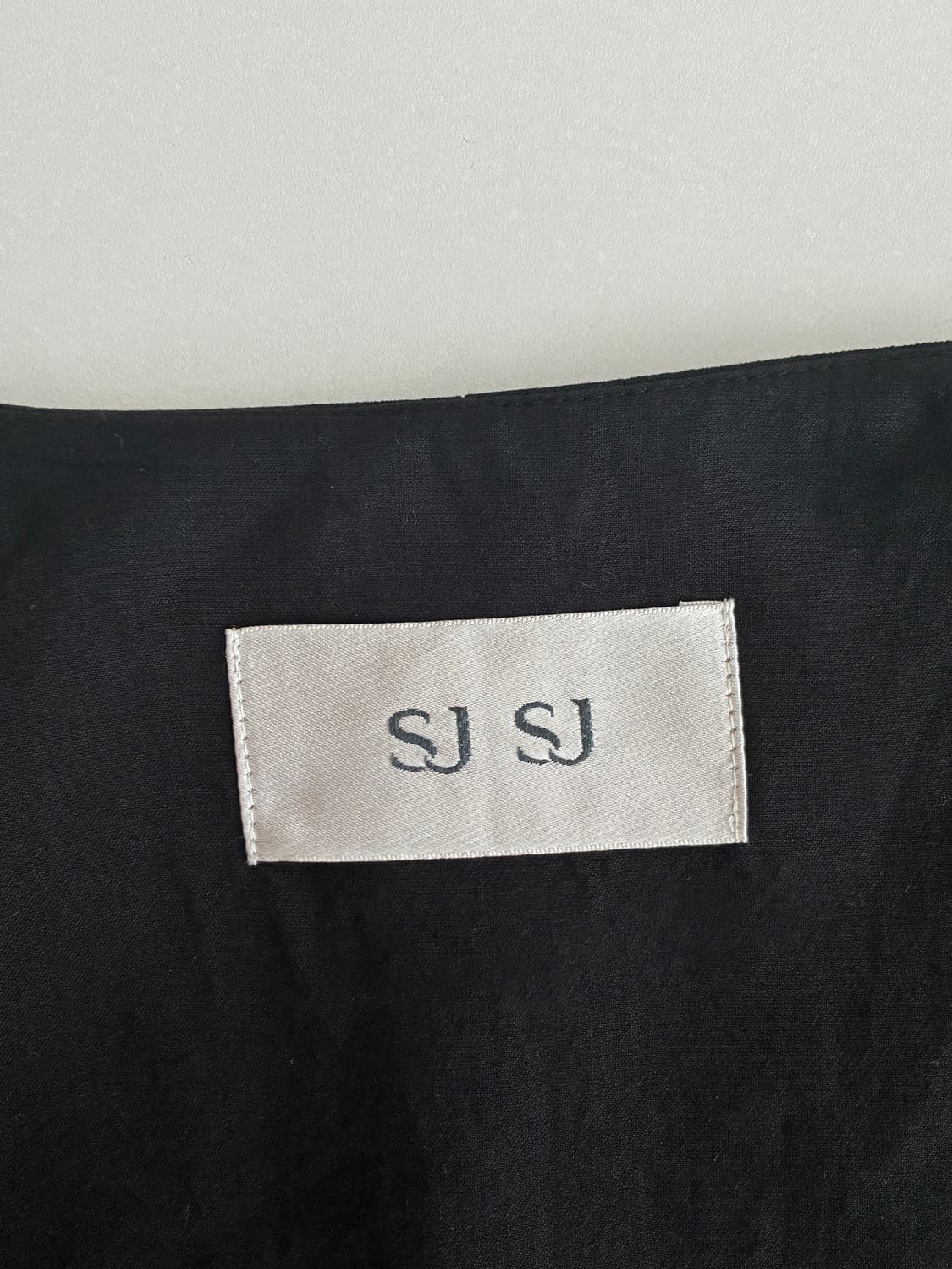 76-90-155) 한섬 SJSJ 22SS 노카라 자켓 블랙 상품이미지5