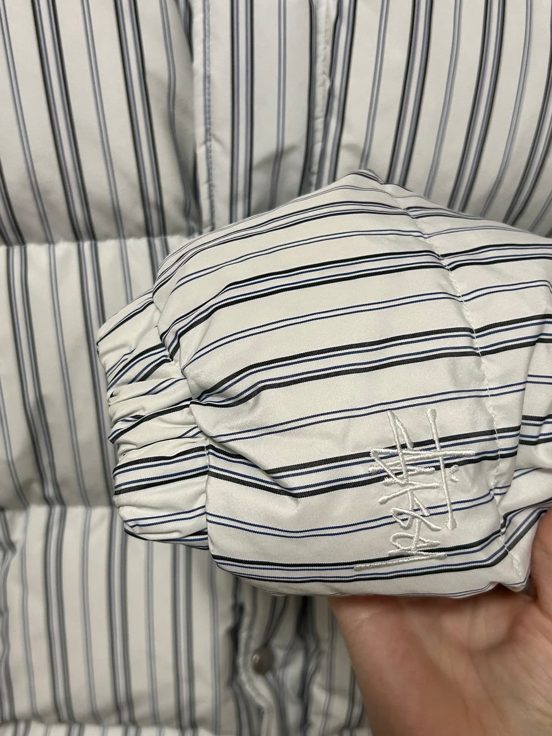 스투시 스트라이프 다운 패딩 상품이미지5