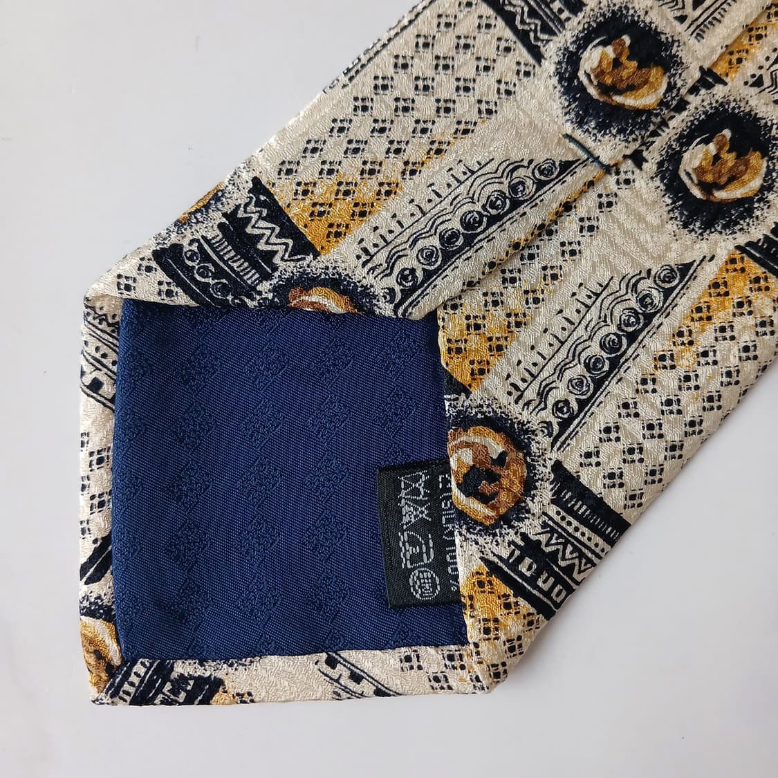 지방시 실크 아이보리 패턴 넥타이 9.8cm A+등급 E855
 상품이미지7