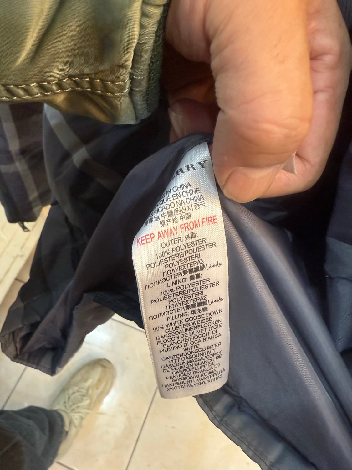 14y/44 정품 버버리 체크 후드패딩 팝니다 상품이미지4