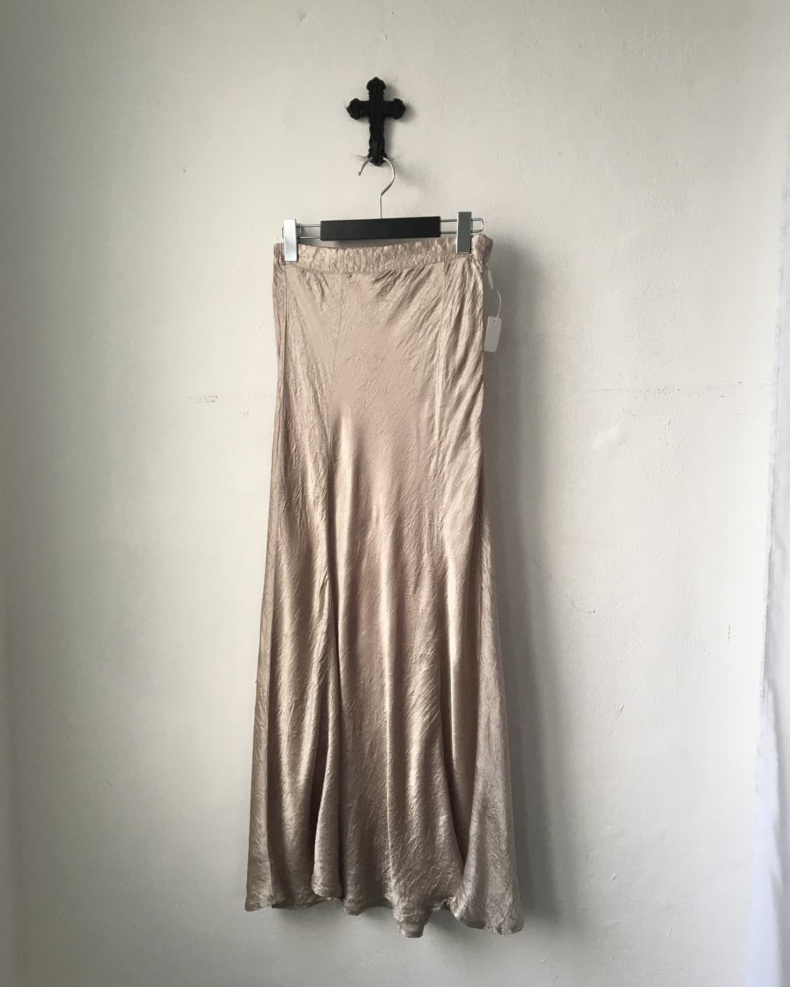 Glossy long skirt 상품이미지1