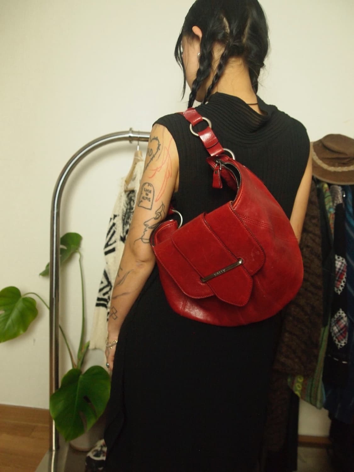 발리 레더 바게트 숄더백 상품이미지2