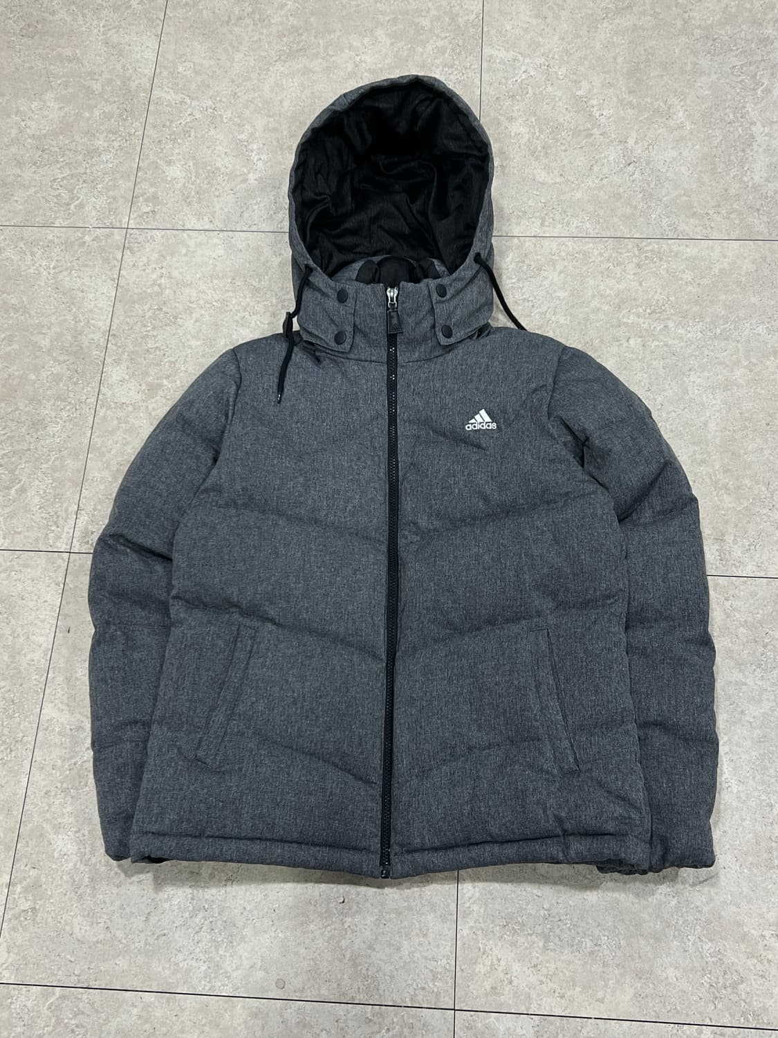 아디다스 우먼스 영다운 패딩 자켓 차콜 상품이미지2