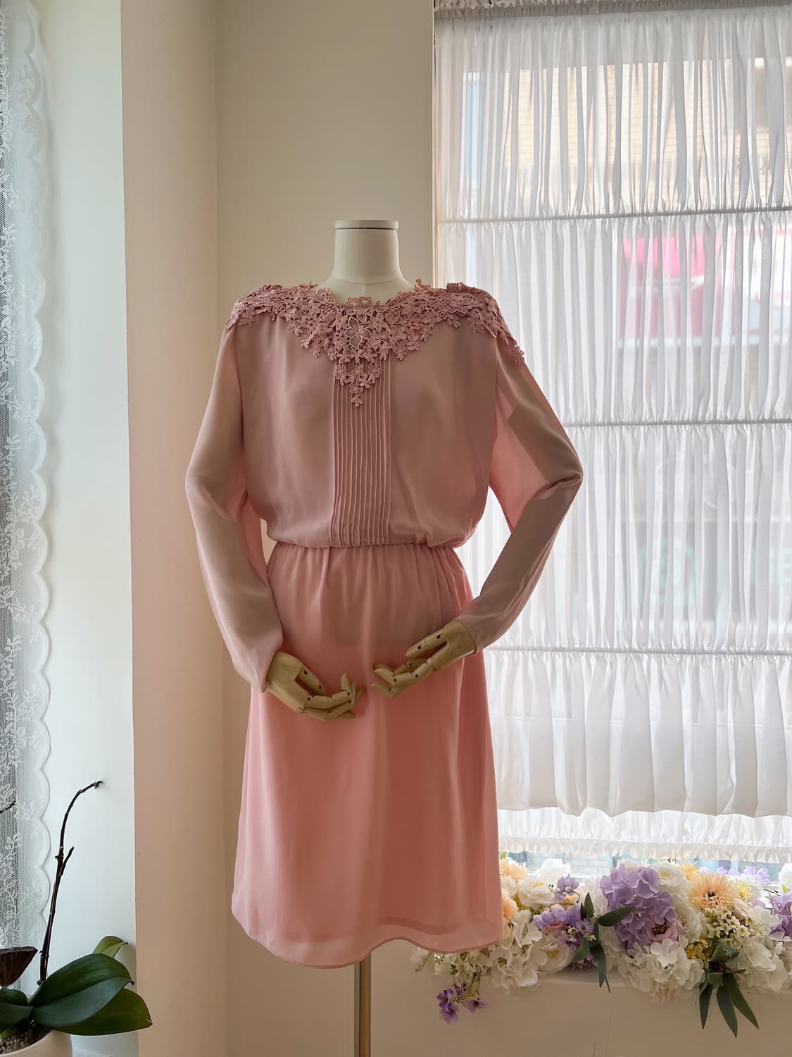 인디핑크 꽃 자수 핀턱 원피스 상품이미지3