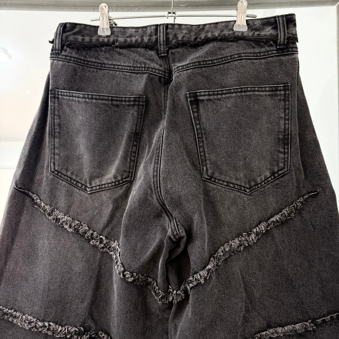 낫포너드 컷아웃 커브드 데님 팬츠 상품이미지7