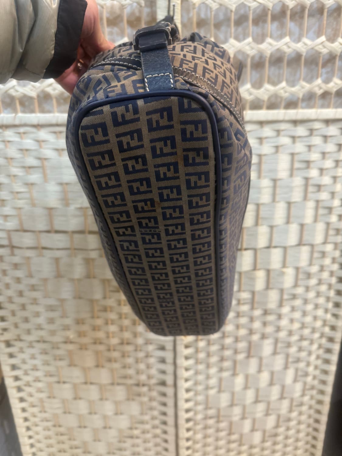 정품 펜디 주카 미니 보스턴 숄더백 팝니다 상품이미지5