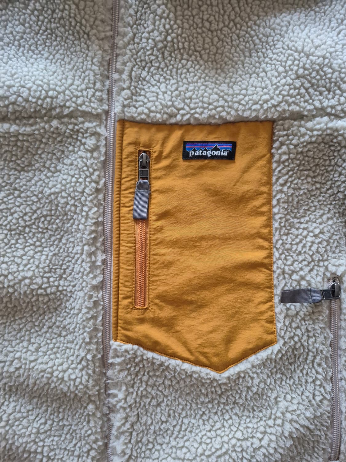 파타고니아 레트로 플리스 펠리컨 골드 상품이미지2