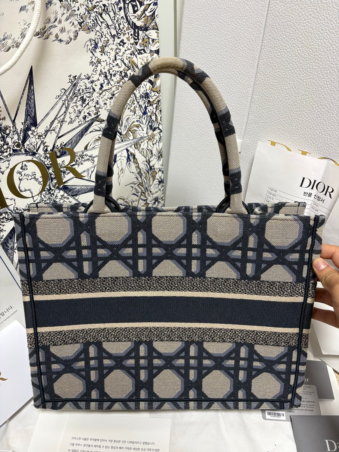 (새상품급) 디올 매크로까나쥬 북토트백 미디움 상품이미지3