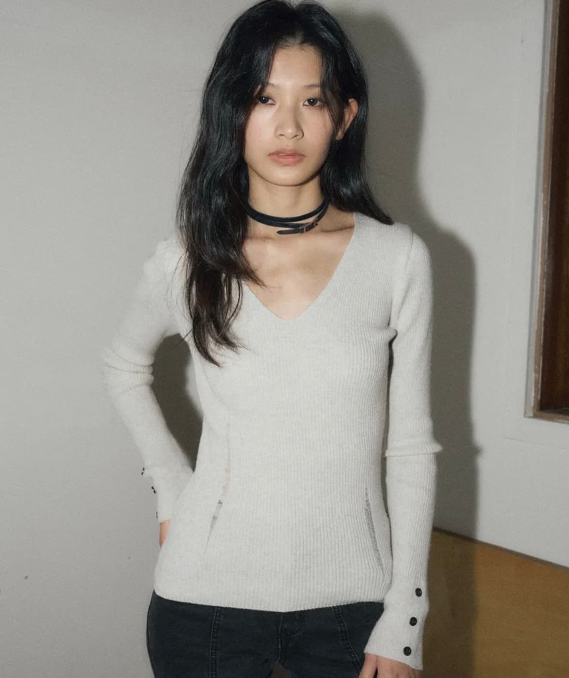 헬레네 파리스 데미지드 브이넥 리브드 니트 오트밀 상품이미지1