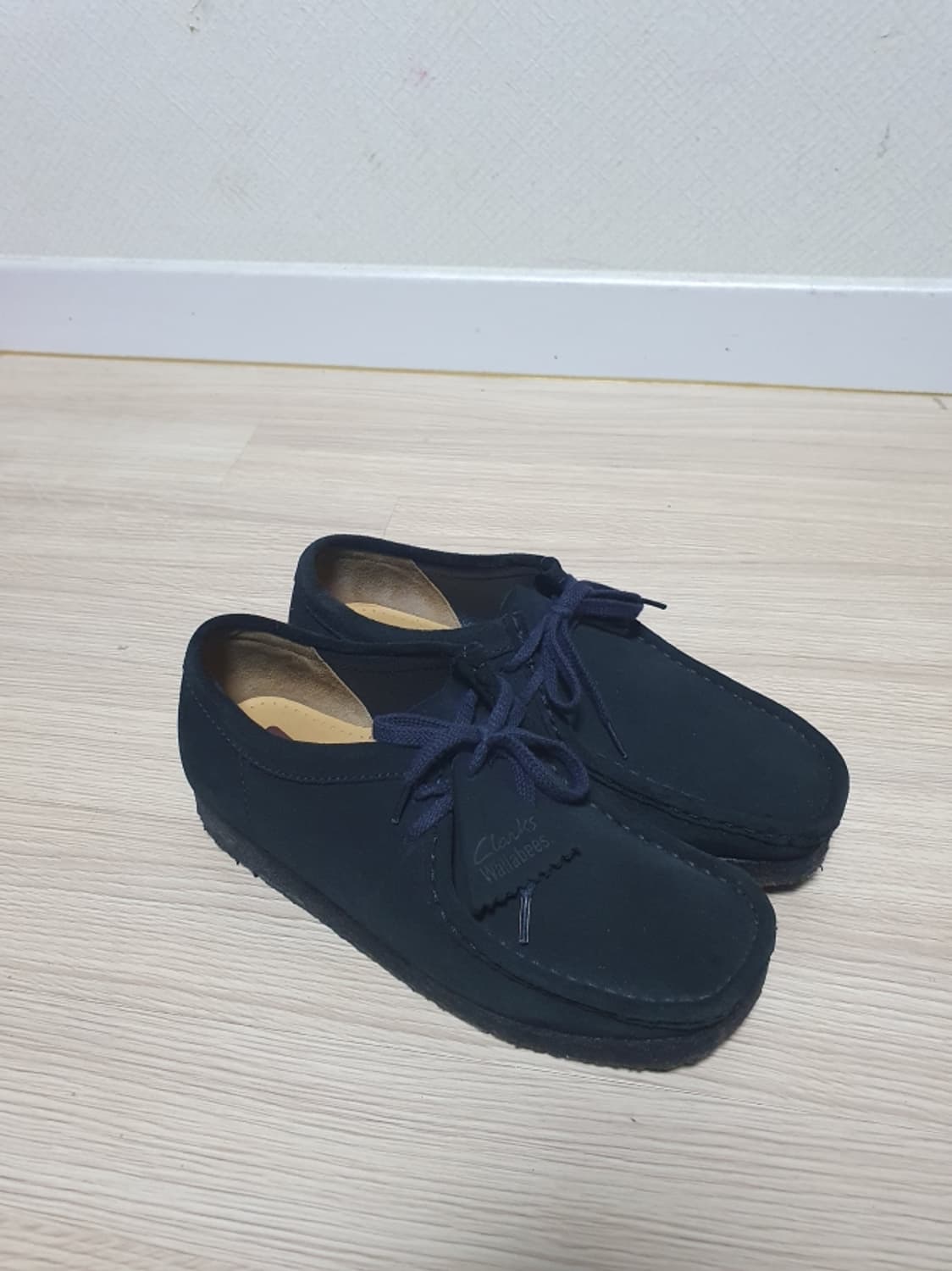 클락스 왈라비 블랙 스웨이드 255 상품이미지2