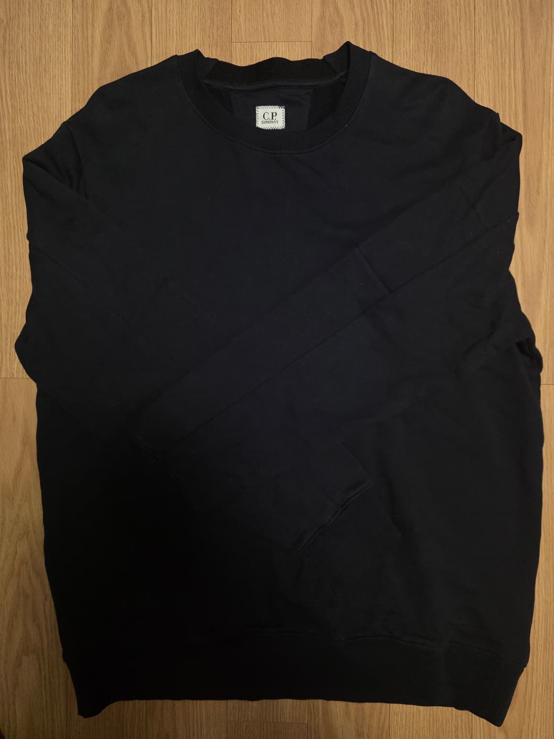 CP컴퍼니 블랙 렌즈 와펜 맨투맨 티셔츠 상품이미지1