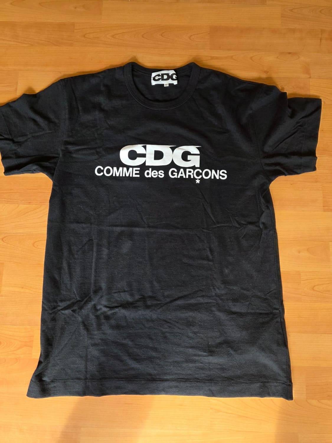 CDG 꼼데가르송 로고 프린트 티셔츠 블랙 상품이미지2