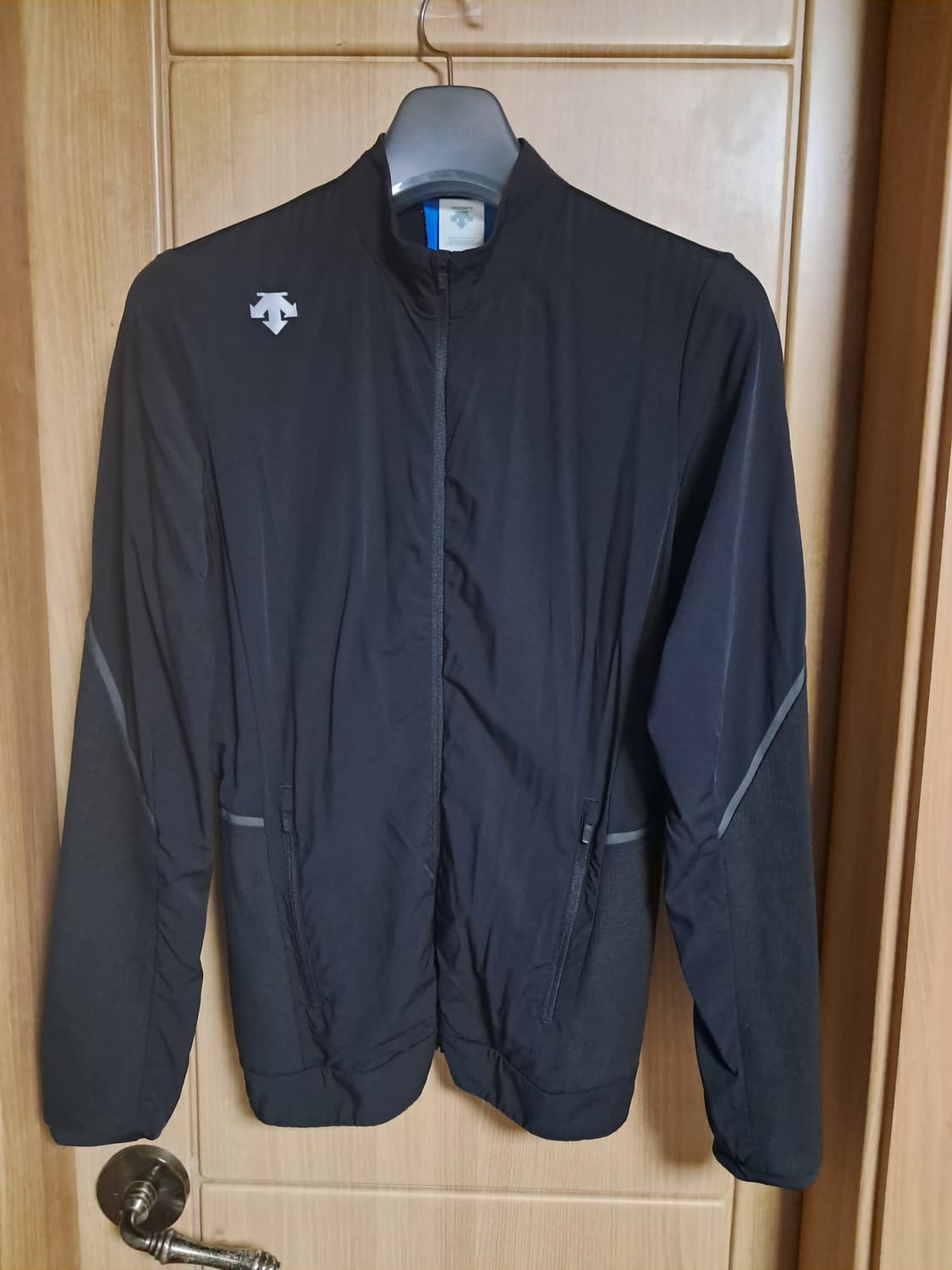 데상트 여성 런닝집업 85 상품이미지2