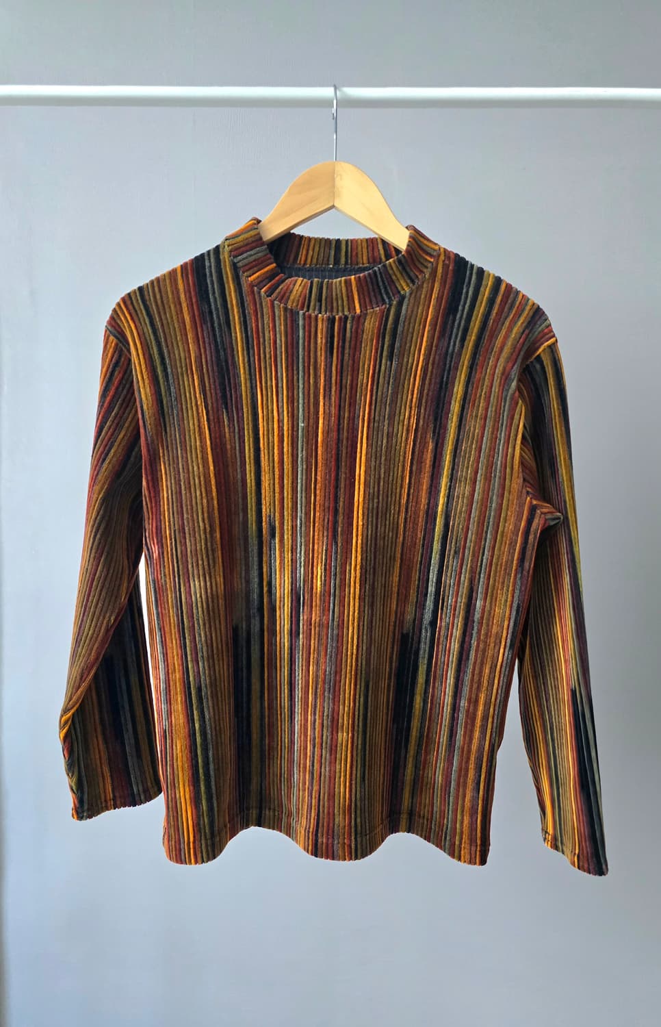 스트라이프 벨벳 텍스처 톱
 상품이미지1