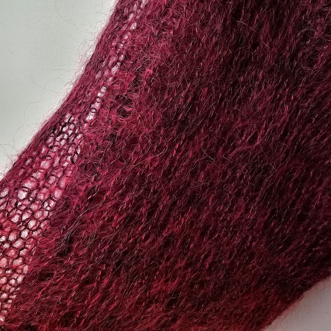 딥퍼플 그라데이션 모헤어 블렌드 니트 상품이미지7