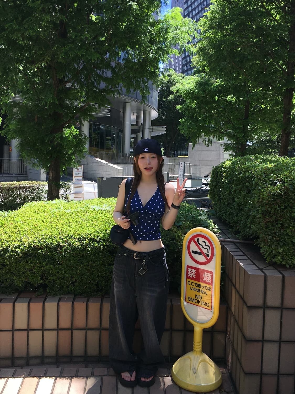 아워캐비닛 도트 슬리브리스 탑 네이비 상품이미지4