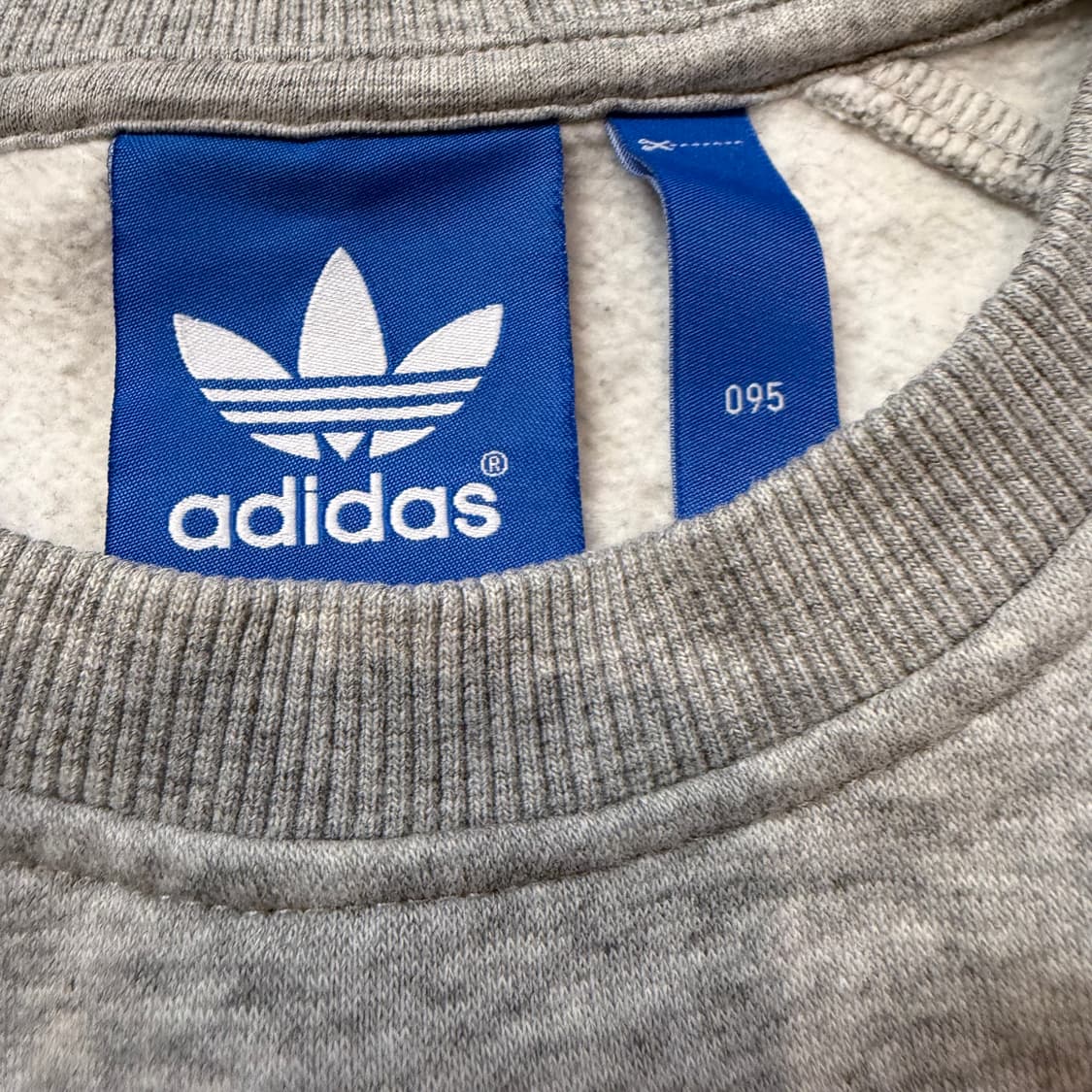 아디다스 빅로고 맨투맨  상품이미지3