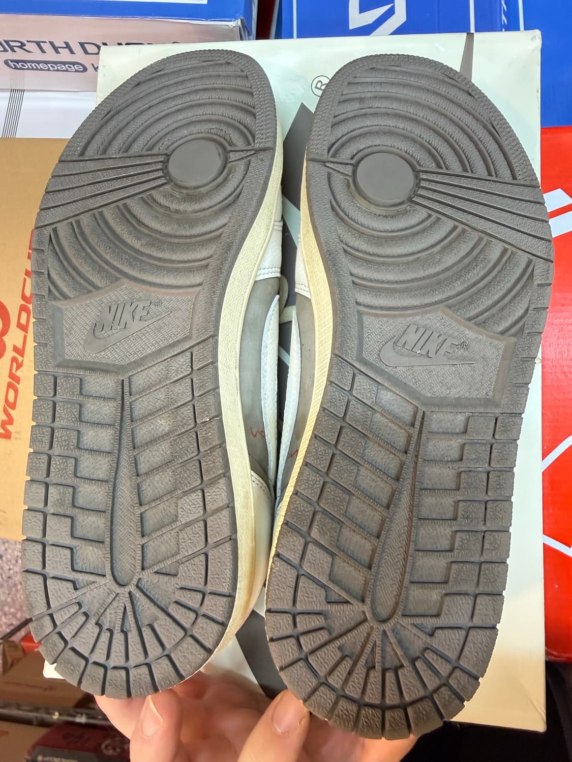 290 나이키 조던1 로우 OG 트래비스 스캇 리버스모카 상품이미지5