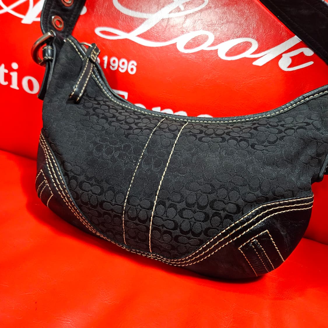 코치(Coach) y2k 자카드 가죽 스티치 미니 호보백  상품이미지2