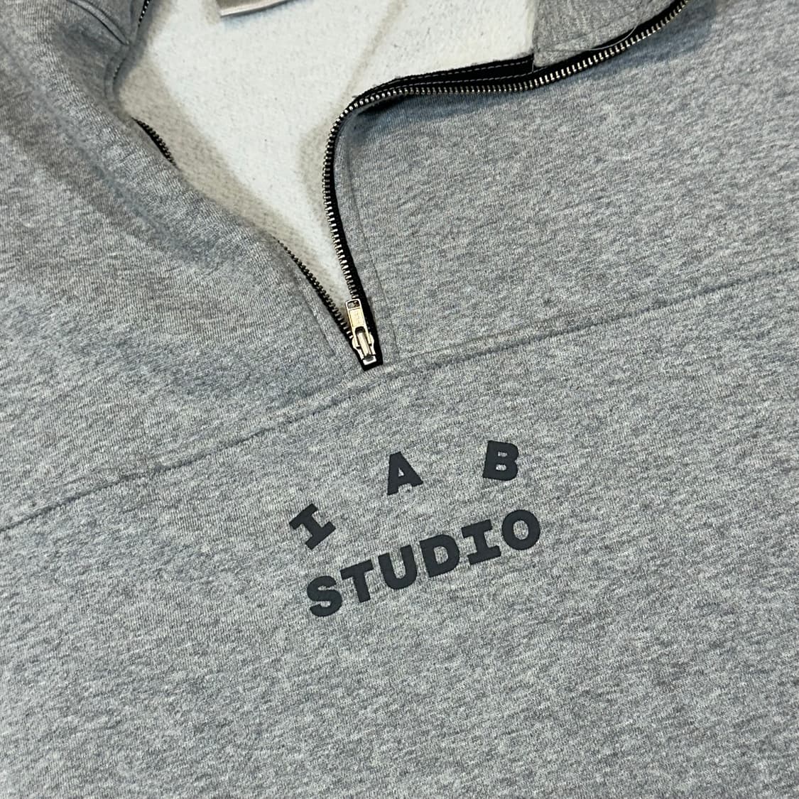 아이앱스튜디오 현대모비스 하프집업 그레이 상품이미지5