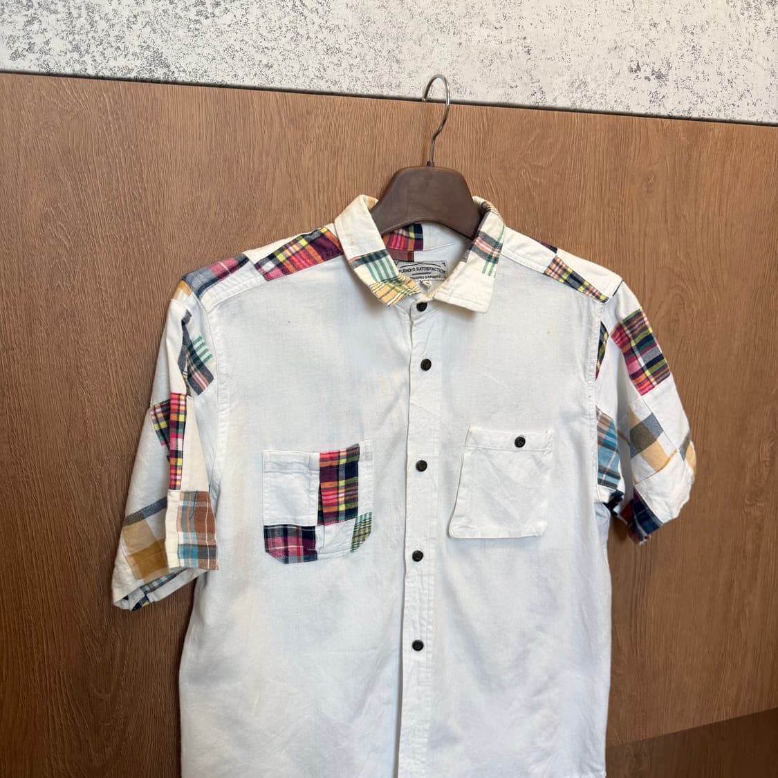 스플렌디드 새티스팩션 반팔 셔츠 패치워크 배색 포켓 디테일 아이보리 상품이미지3