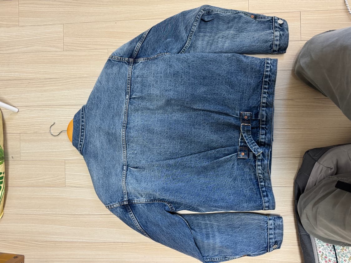 아웃스탠딩 1st jacket 상품이미지2