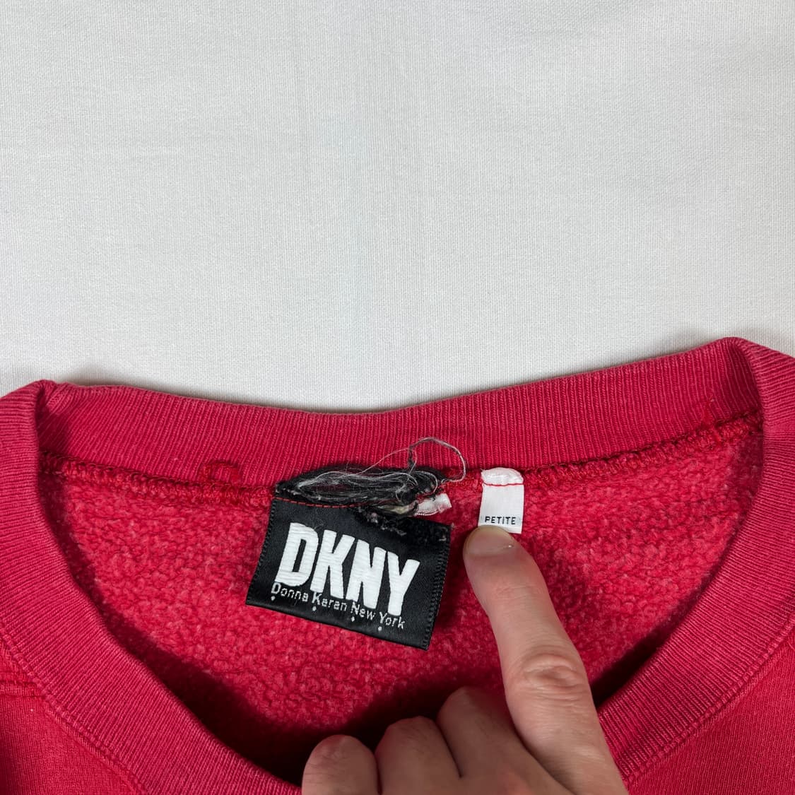 90’s 디케이앤와이 도나카란뉴욕 dkny 스펠아웃 맨투맨 상품이미지5