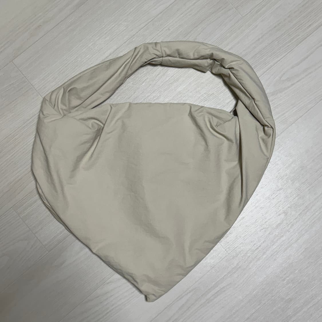 코스 KITE 숄더백 나일론 베이지 상품이미지4