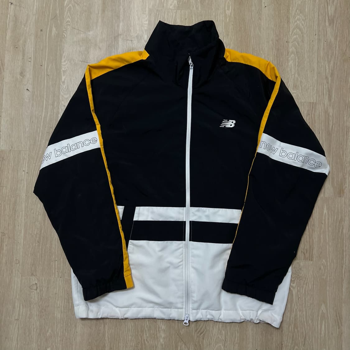뉴발란스 로고 바람막이 자켓 M/95  상품이미지1