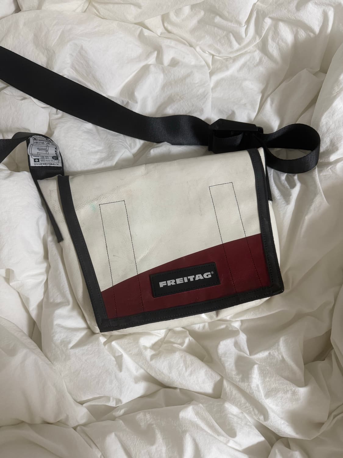 프라이탁 라씨 화이트/레드/그린 상품이미지1