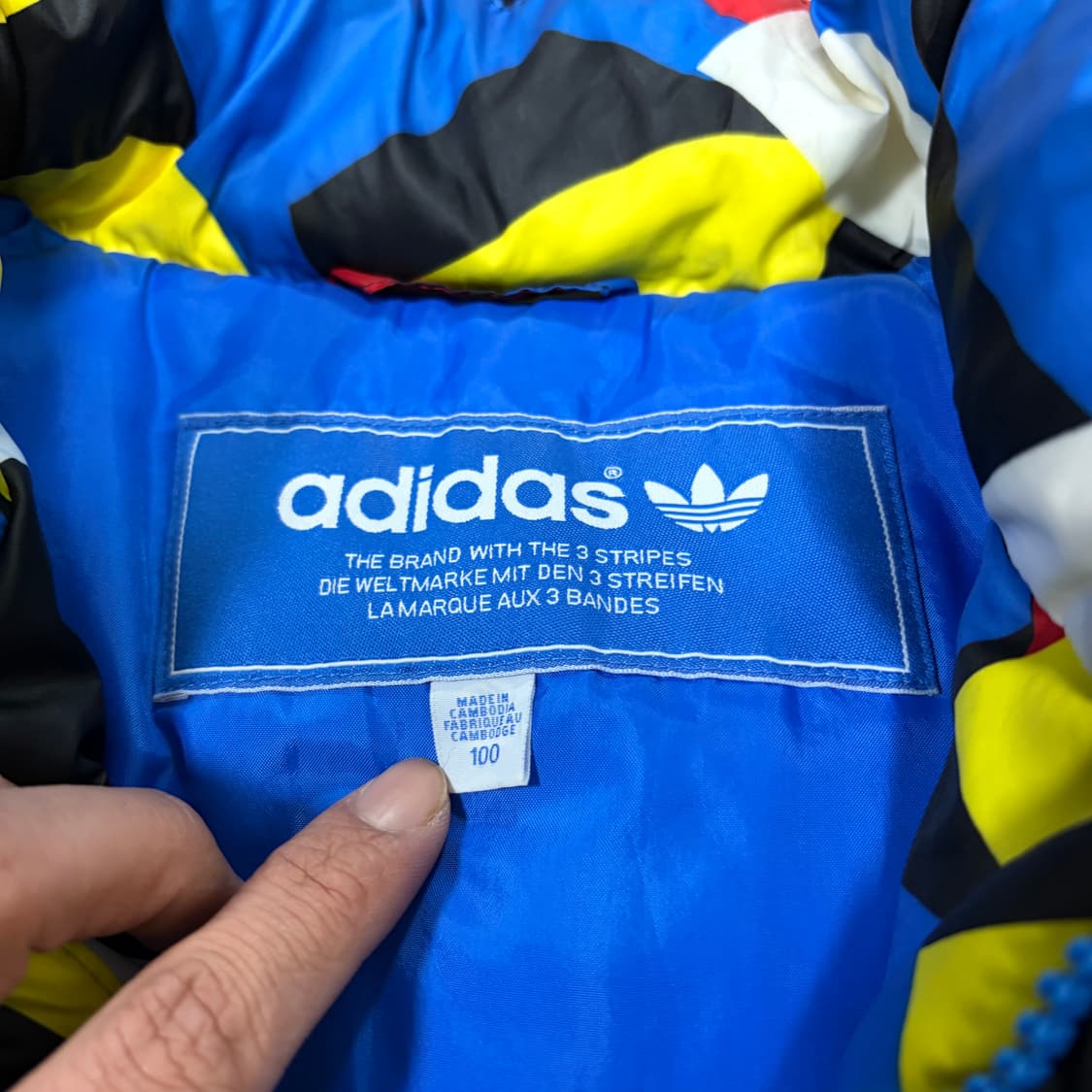 아디다스 불꽃 멀티컬러 레트로 패딩 상품이미지3