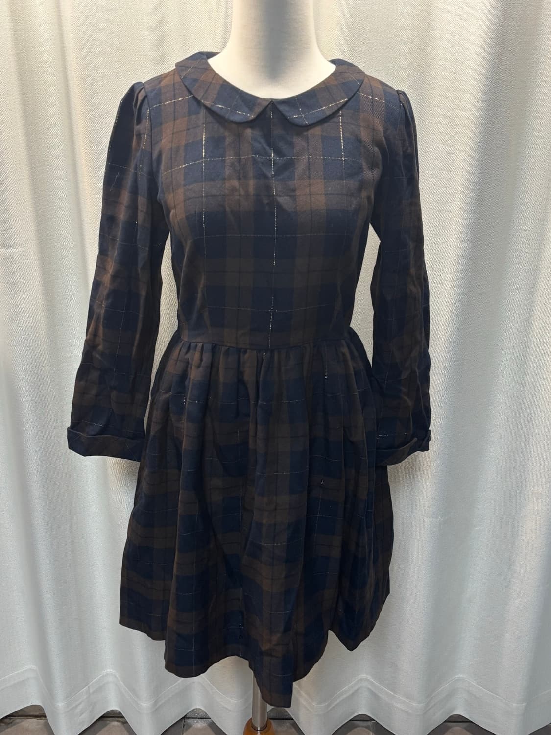 어쓰뮤직 체크무늬 원피스 상품이미지1