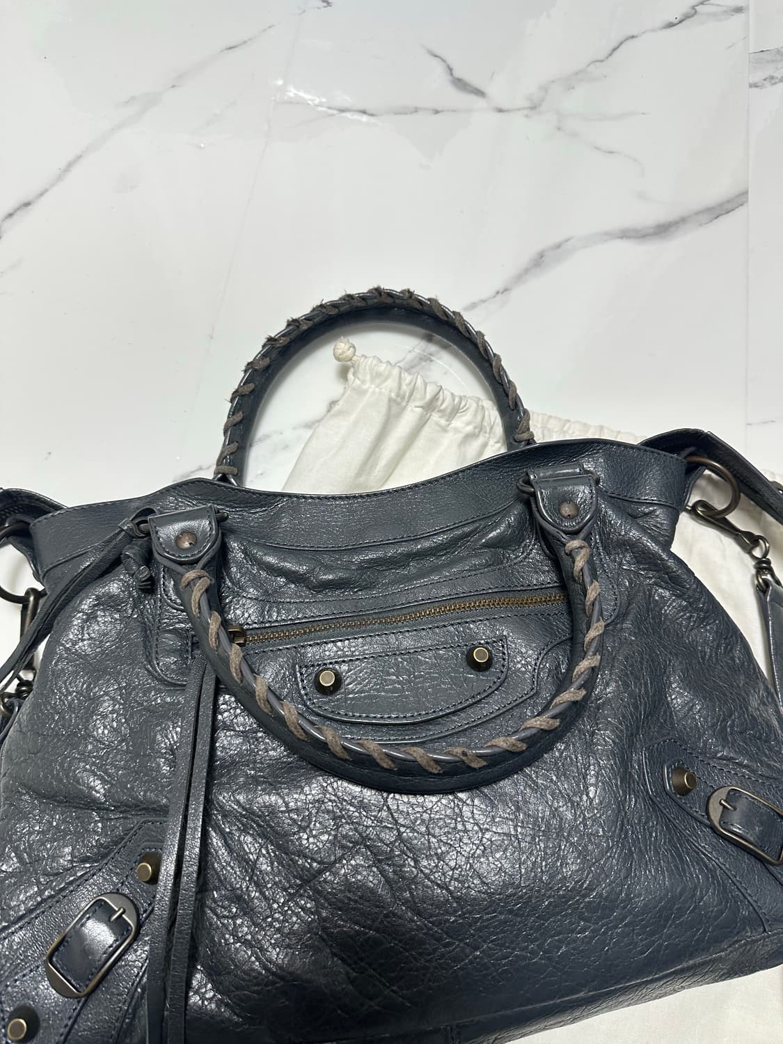 [A 정품] 발렌시아가 시티 모터백 타운 다크그레이 상품이미지5