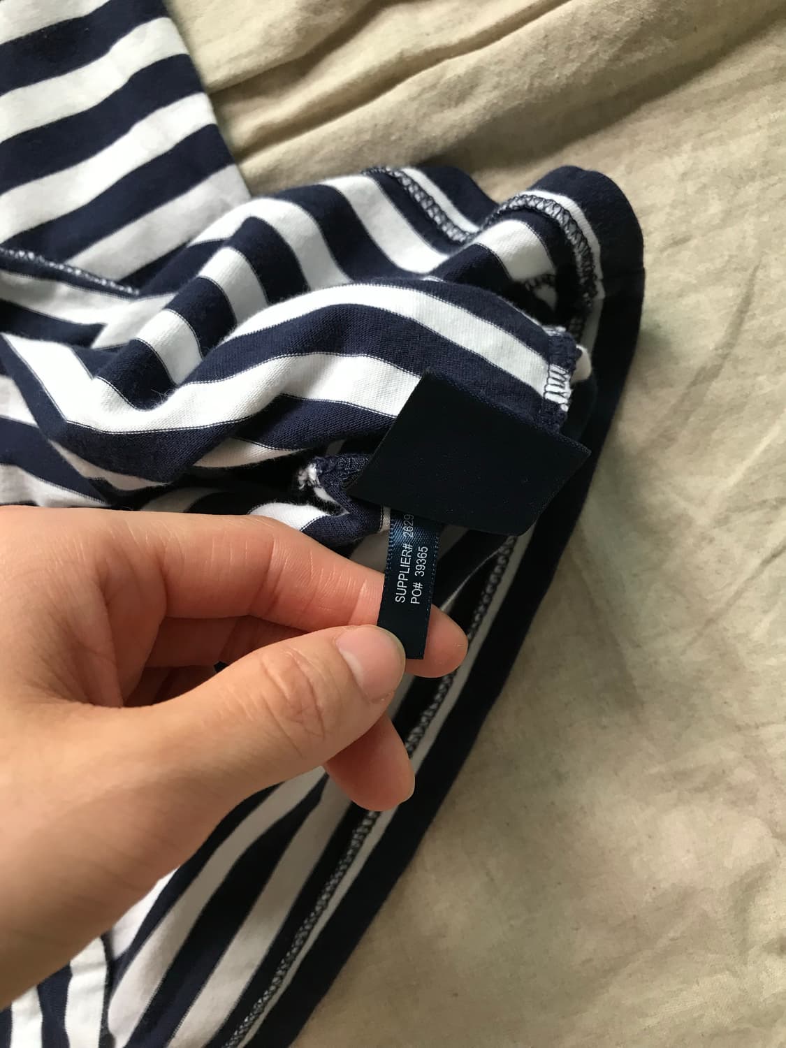 폴로 랄프로렌 포니로고 스트라이프 브이넥 반팔티 상품이미지9