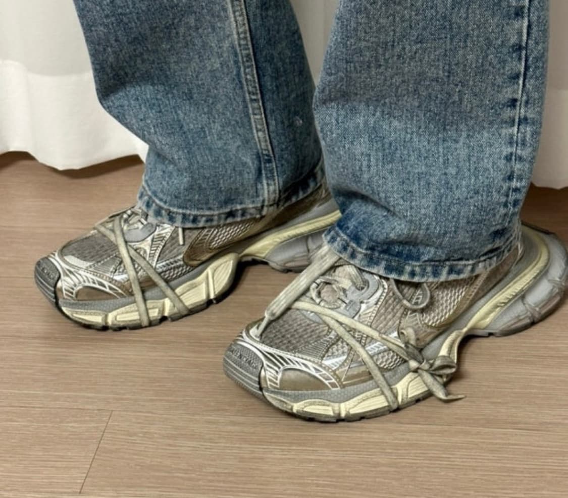 발렌시아가 3xl 에그쉘 구합니다 상품이미지1