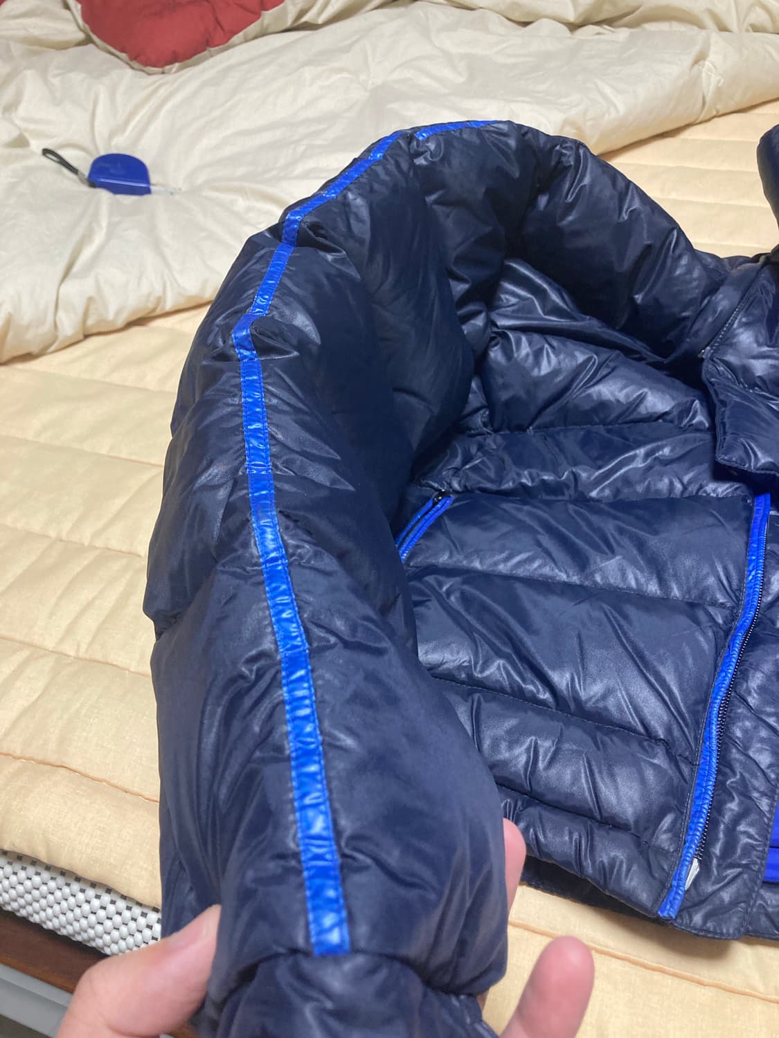 (거의새것)엠포리오아르마니 EA7 덕다운 숏패딩 100 상품이미지10