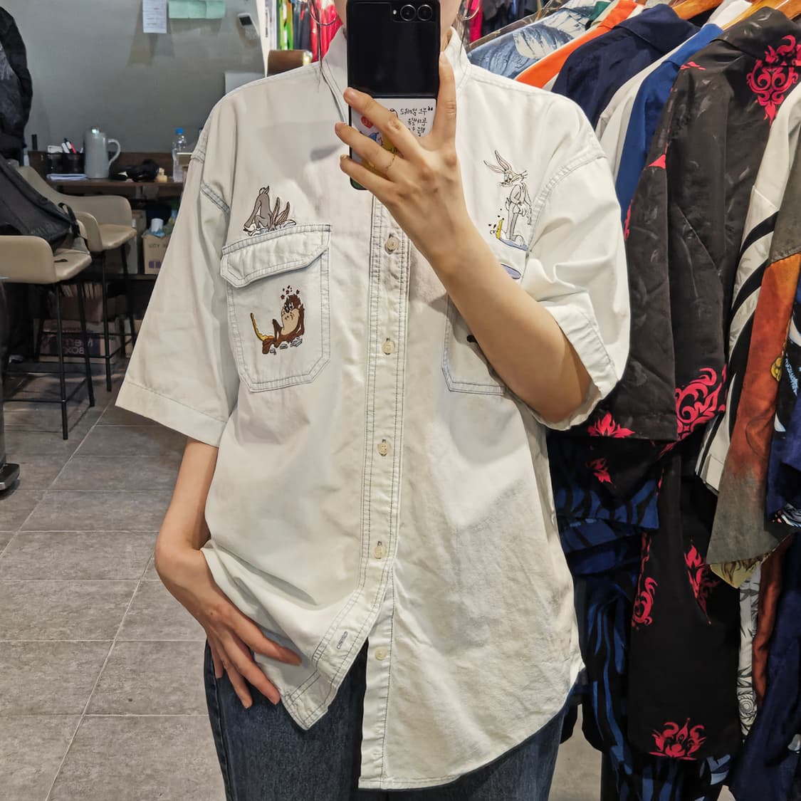 [NO.9] 워너브로스 루니툰 화이트 데님 반팔 셔츠 상품이미지1