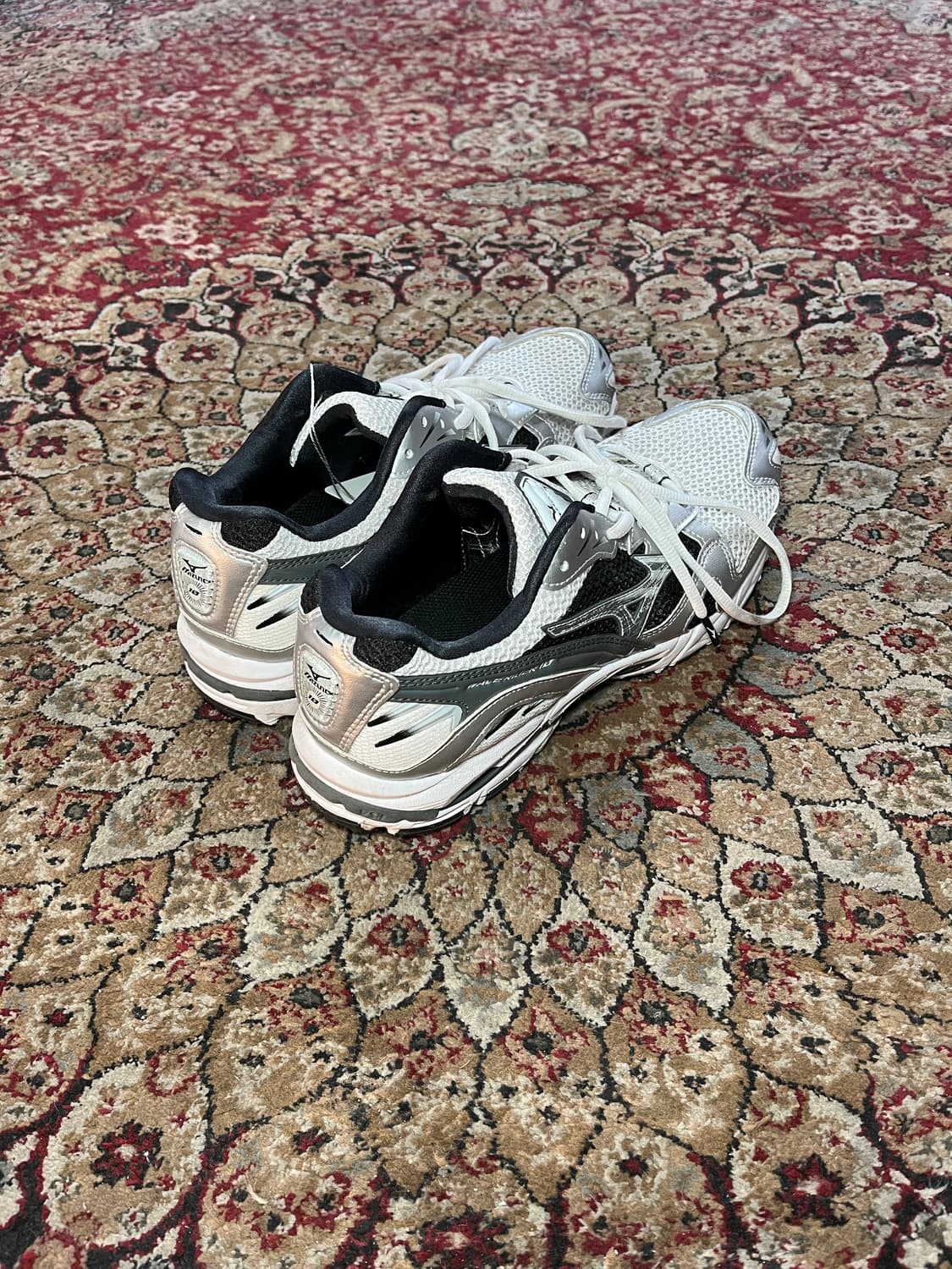 미즈노 런닝화 상품이미지2