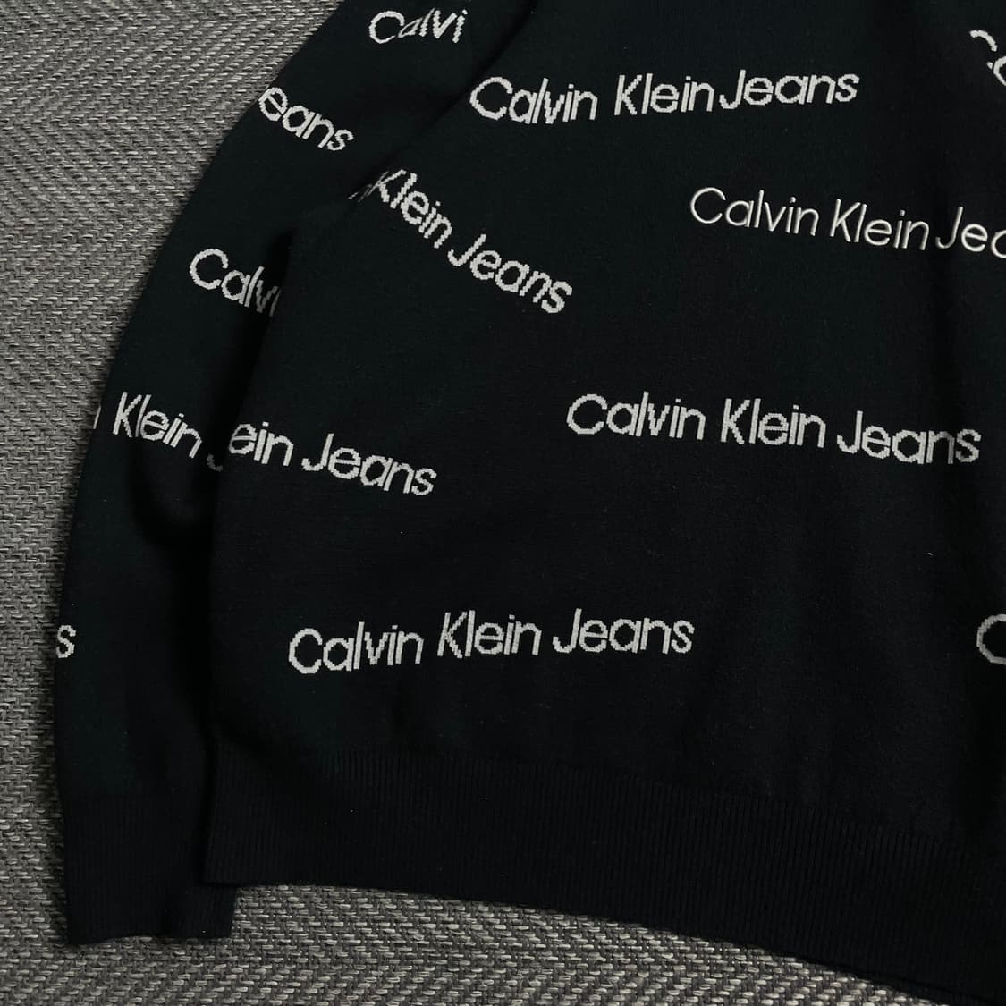캘빈클라인 로고 플레이 라운드 울 니트 블랙y 4754 상품이미지3