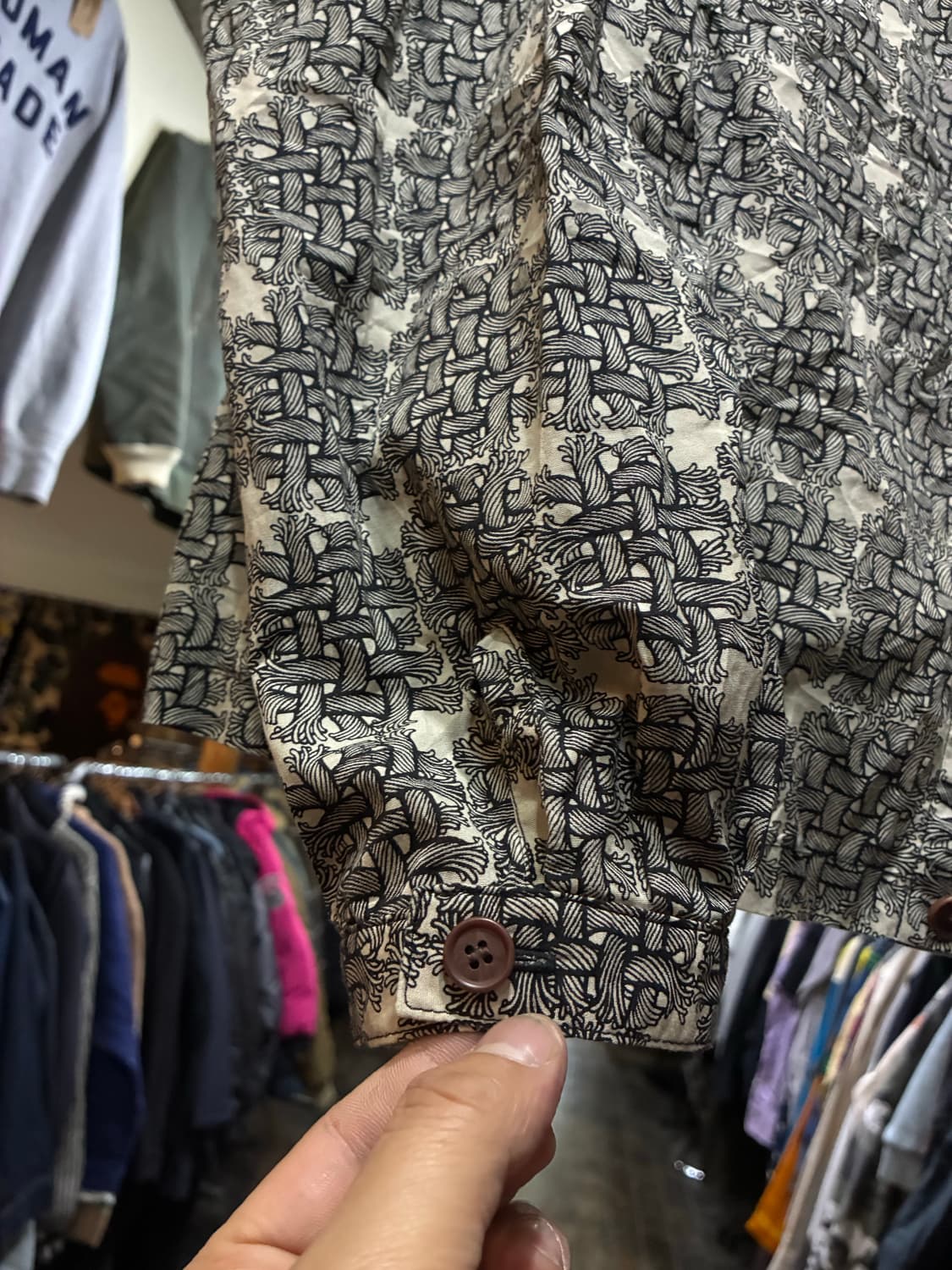 Nemeth 네메스 로프 프린팅 포인트 셔츠 상품이미지3