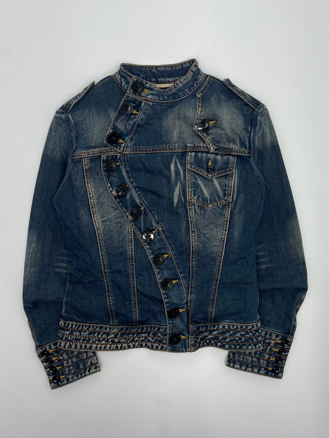 빈티지 버튼 커브드 디테일 데님 자켓 상품이미지1