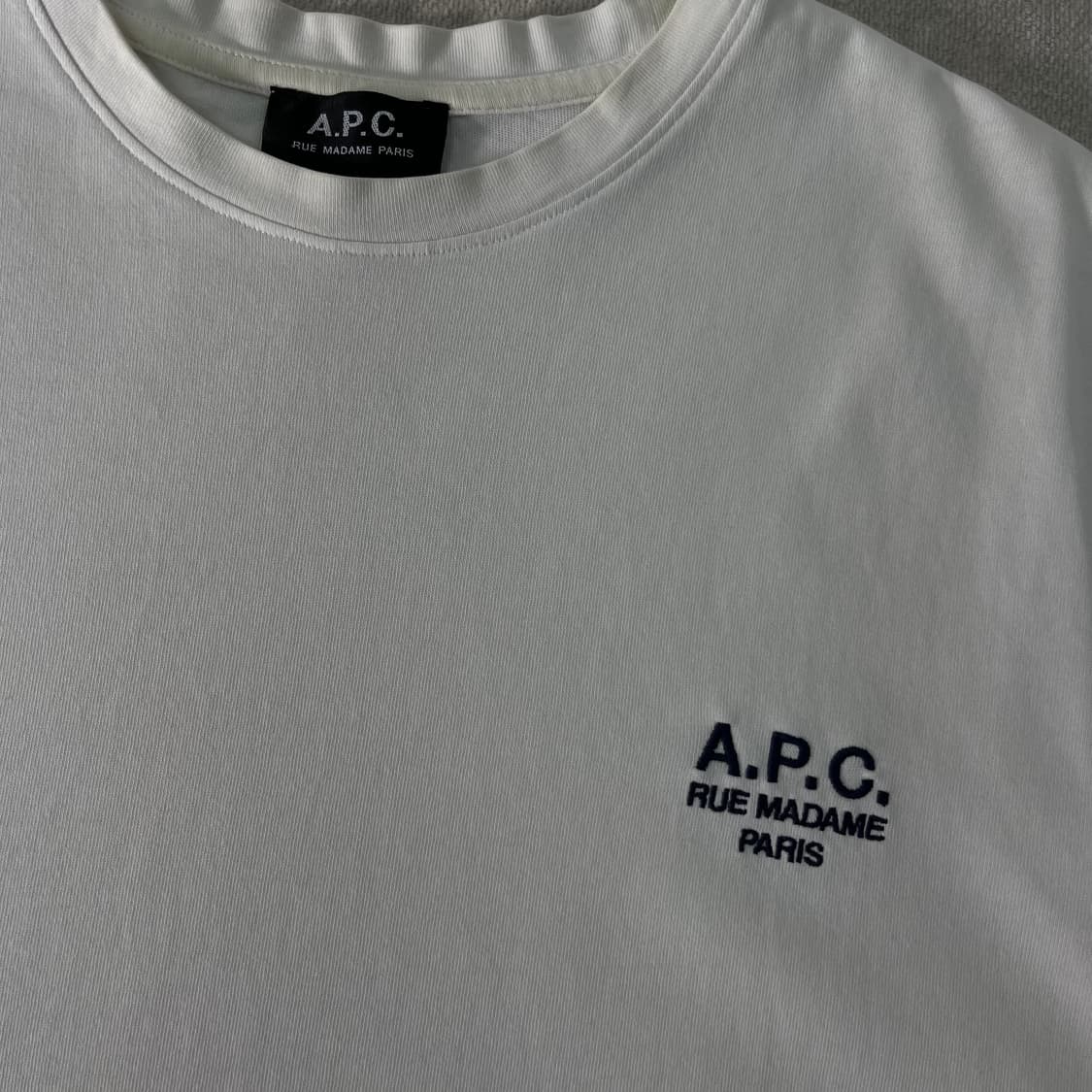 100 APC 아페쎄 스몰로고 반팔 티셔츠 상품이미지2