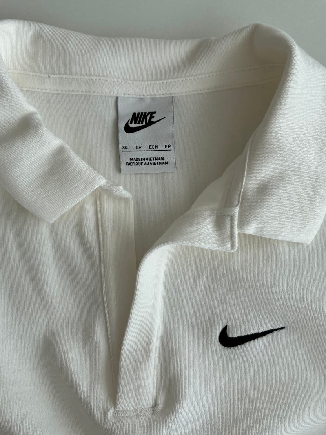 XS) 나이키 우먼 에센셜 크롭 반팔 카라티 상품이미지4