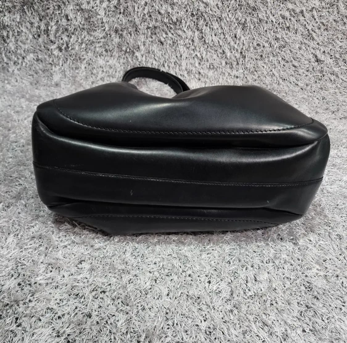 발리 레더 숄더백 상품이미지3