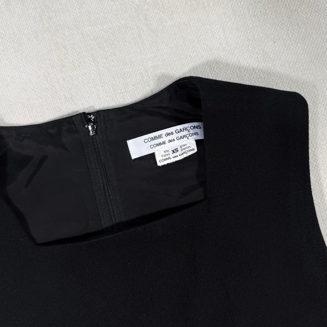 Belted Pleated Black Dress 상품이미지4