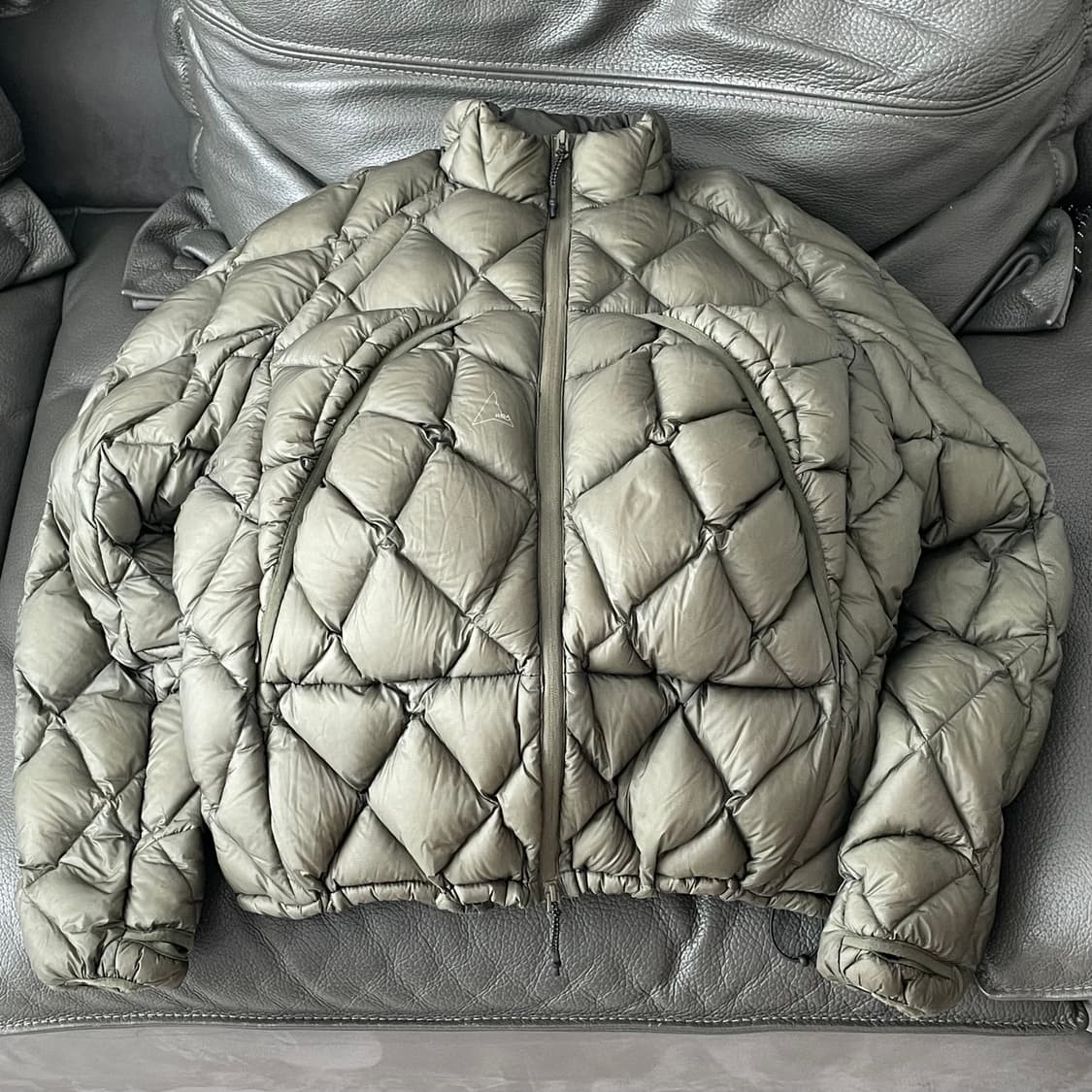 로아 하이킹 라이트 다운 자켓 다크 그린 상품이미지5