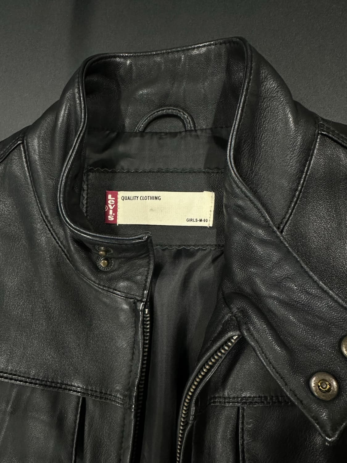 리바이스 00’s 우먼스 숏 넥단추 양가죽 자켓 상품이미지4