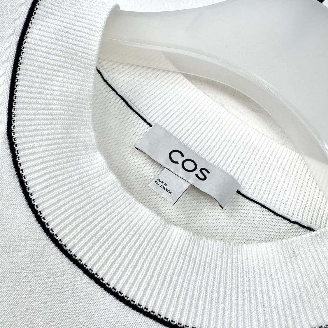 코스 COS 24 라인 배색 니트 반팔 티셔츠 상품이미지3