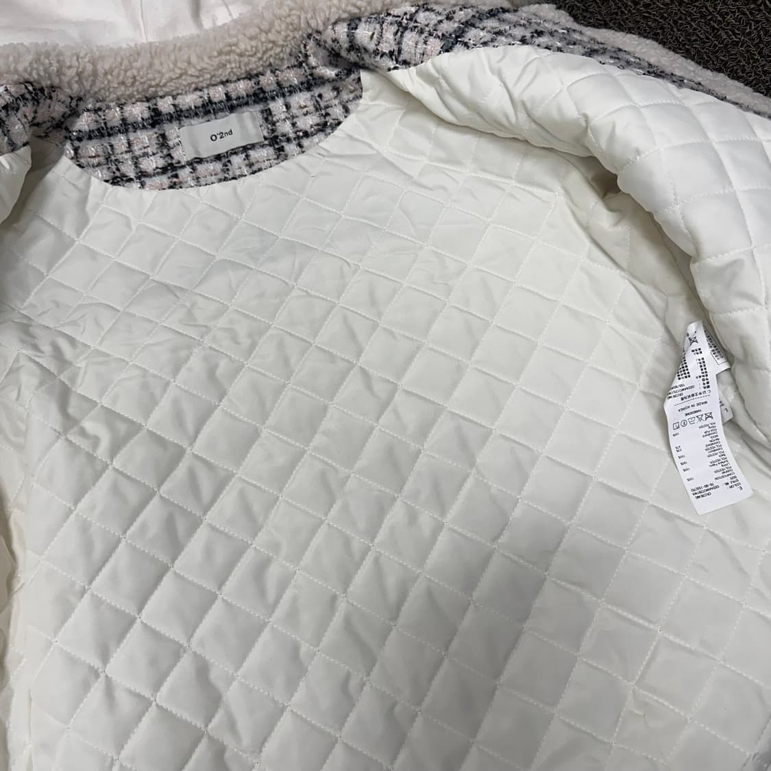 O2nd 오즈세컨 한섬 여성 트위드 여우털 자켓 상품이미지9