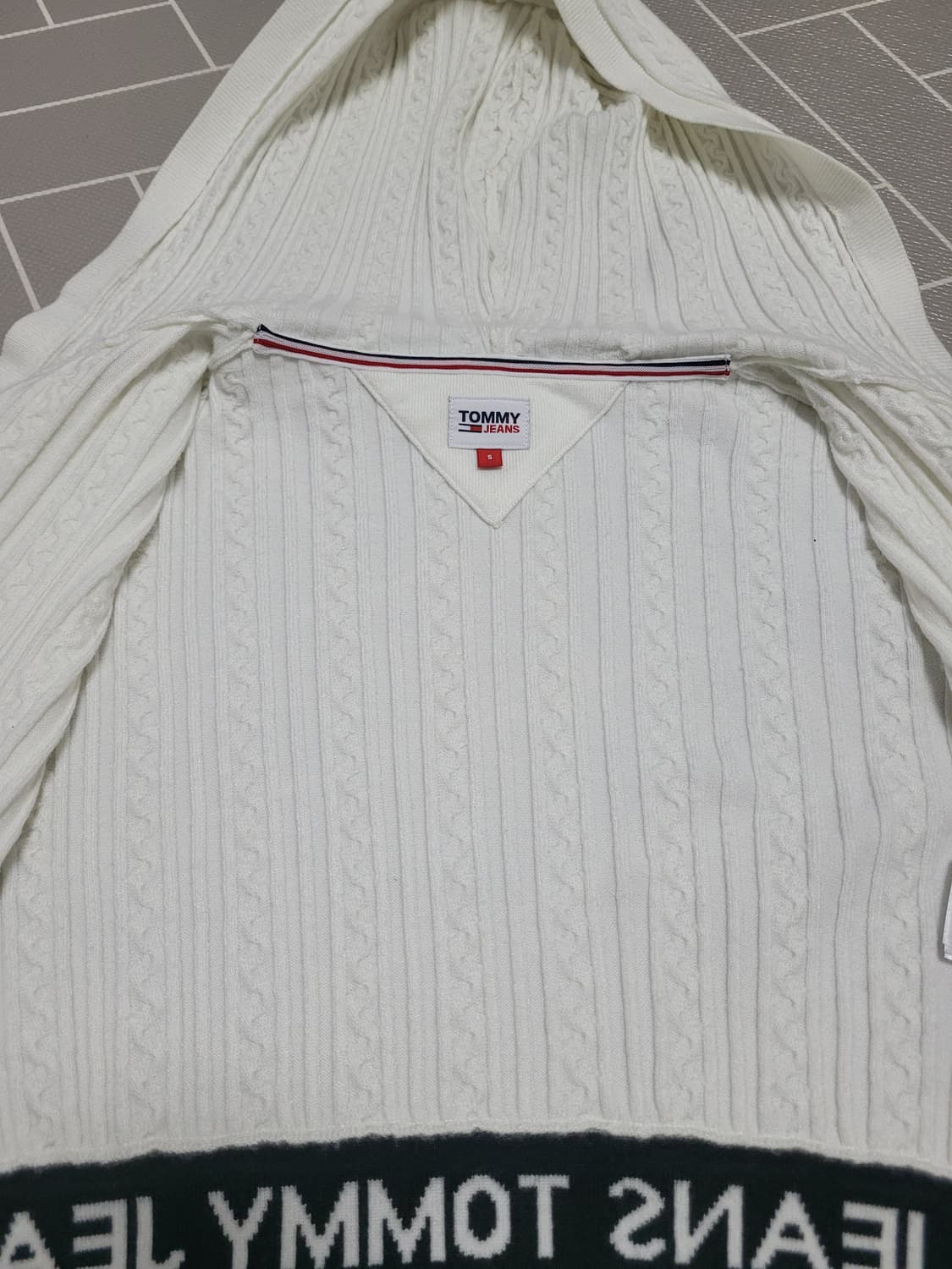 타미힐피거 크롭 케이블 니트 후드 집업  S 상품이미지3